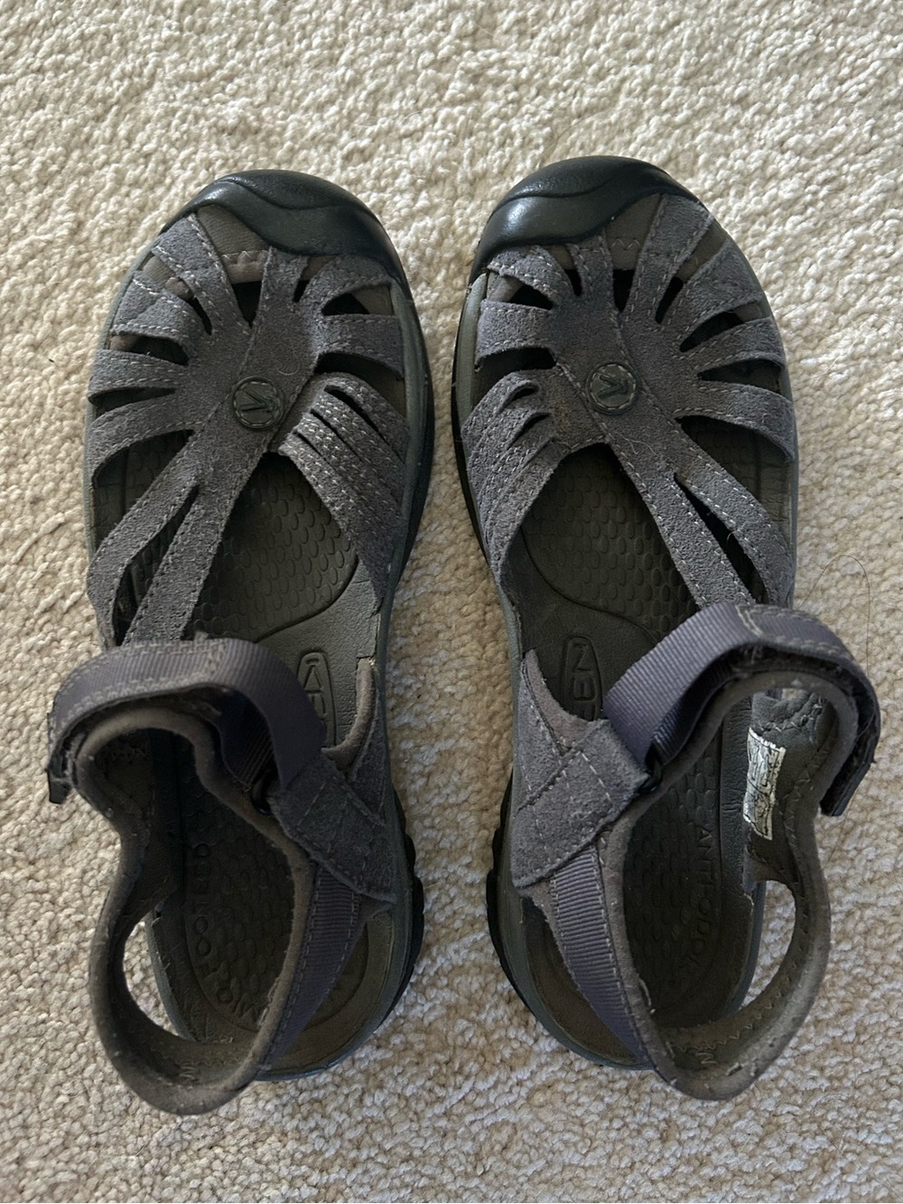 GUC Keen Rose Sandals Grey Gray Machine Washable (Size 6.5)
